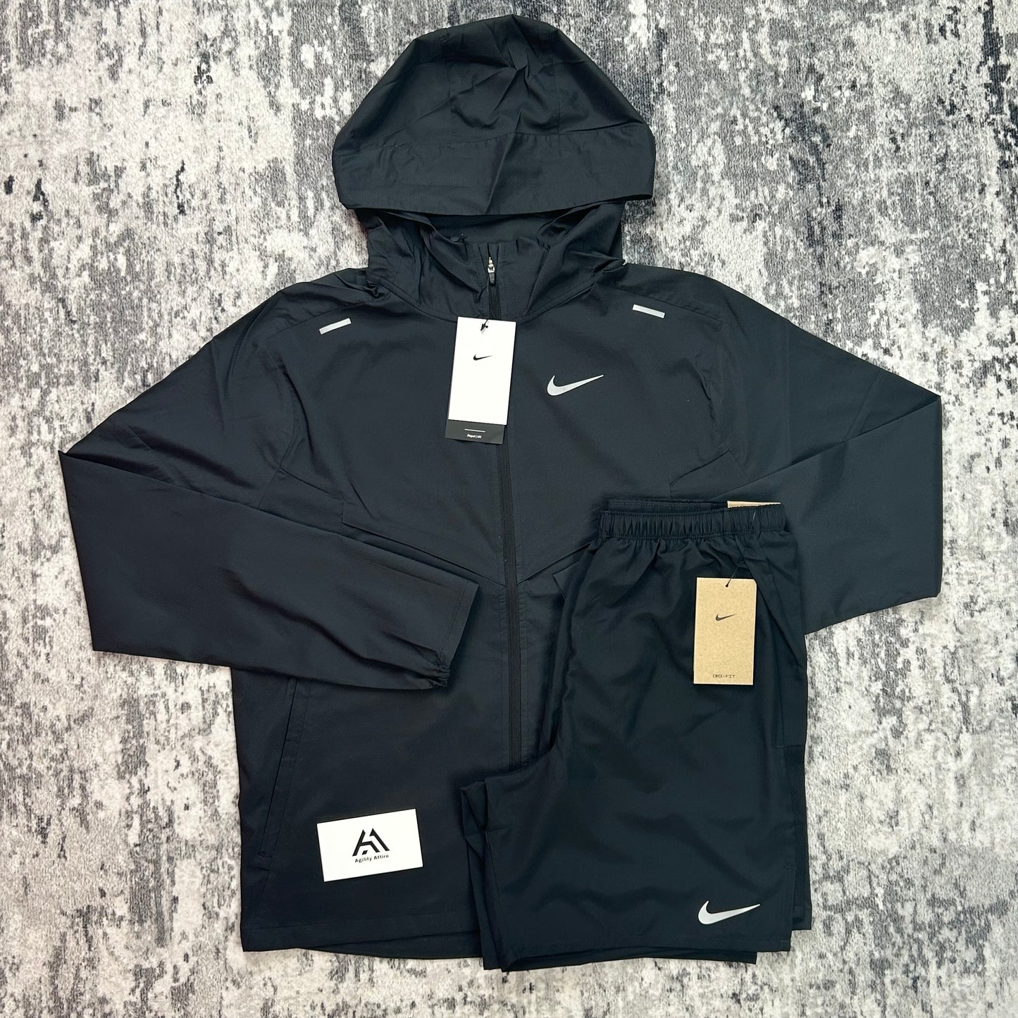 Nike Windrunner Jacket & Nike Challenger Shorts Set - Black