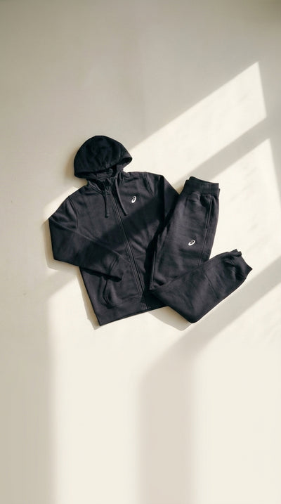 Tracksuits and sets