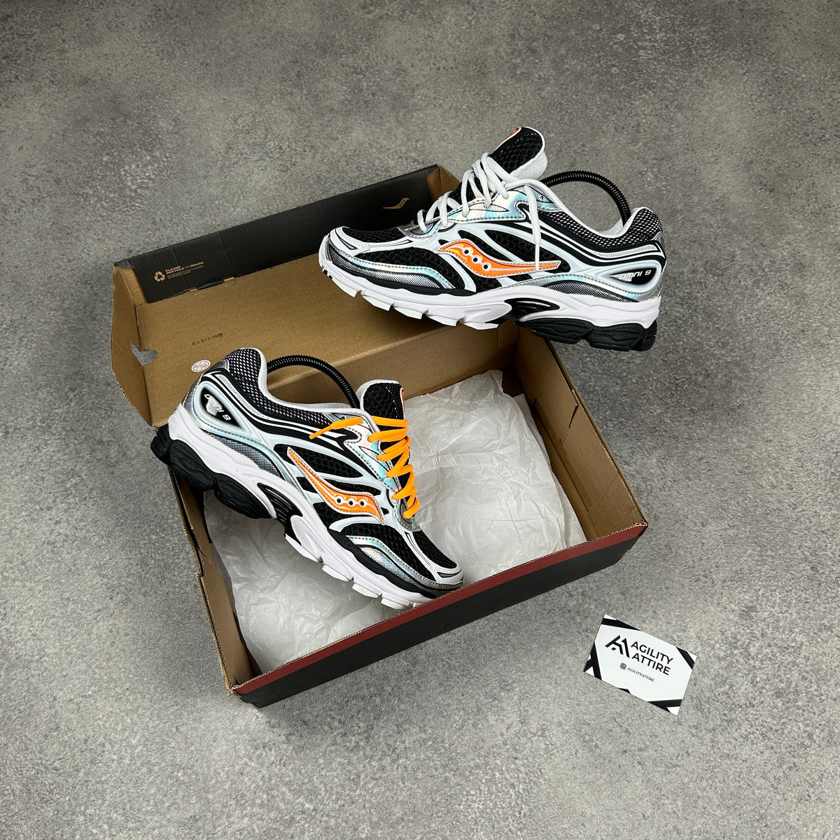 Saucony ProGrid Omni 9 White VO2 Orange Trainers – view 2